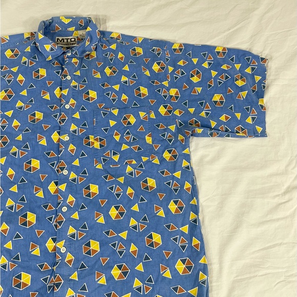 VTG MTO Mens Blue Geometríc Overprint Short Sleeve Button Up Size L - Picture 3 of 11